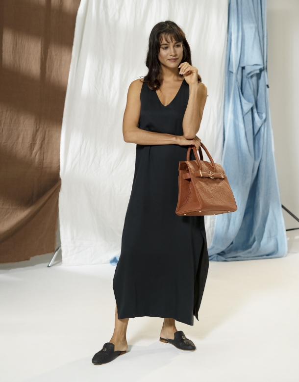 The Timeless Woman - 1 People